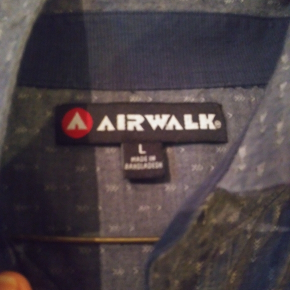 Mens button down - Picture 3 of 3